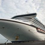 នាវាទេសចរណ៍ឈ្មោះ Sapphire Princess ដែលជានាវាទី ០២ ចូលចតនៅកំពង់ផែស្វយ័តក្រុងព្រះសីហនុ