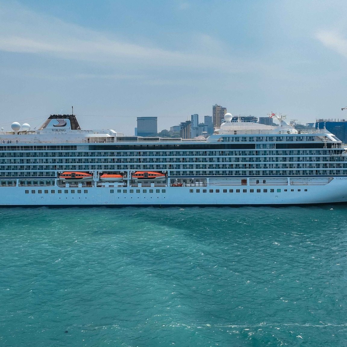 VIKING VENUS cruise ship with nationality of NORWAY