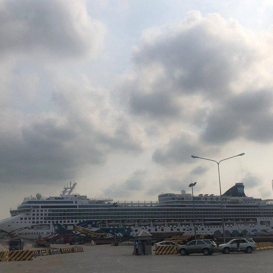 នាវាទេសចរណ៍ឈ្មោះ Norwegian Jewel ដែលជានាវាទី ២៨ ចូលចតនៅកំពង់ផែស្វយ័តក្រុងព្រះសីហនុ