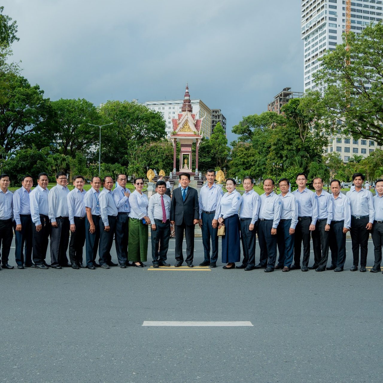 ការអញ្ជើញចូលរួមក្នុង ពិធីអបអរសាទរទិវារំលឹកខួប ៣២ ឆ្នាំ នៃការប្រកាសឱ្យប្រើរដ្ឋធម្មនុញ្ញ នៃព្រះរាជាណាចក្រកម្ពុជា
