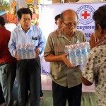 ការចុះចែកទឹកបរិសុទ្ធ និងផ្គត់ផ្គង់ទឹកស្អាតផ្តល់ជូនប្រជាពលរដ្ឋចំនួន ៤០០ គ្រួសារសម្រាប់ប្រើប្រាស់នៅឃុំសាមគ្គី ស្រុកព្រៃនប់
