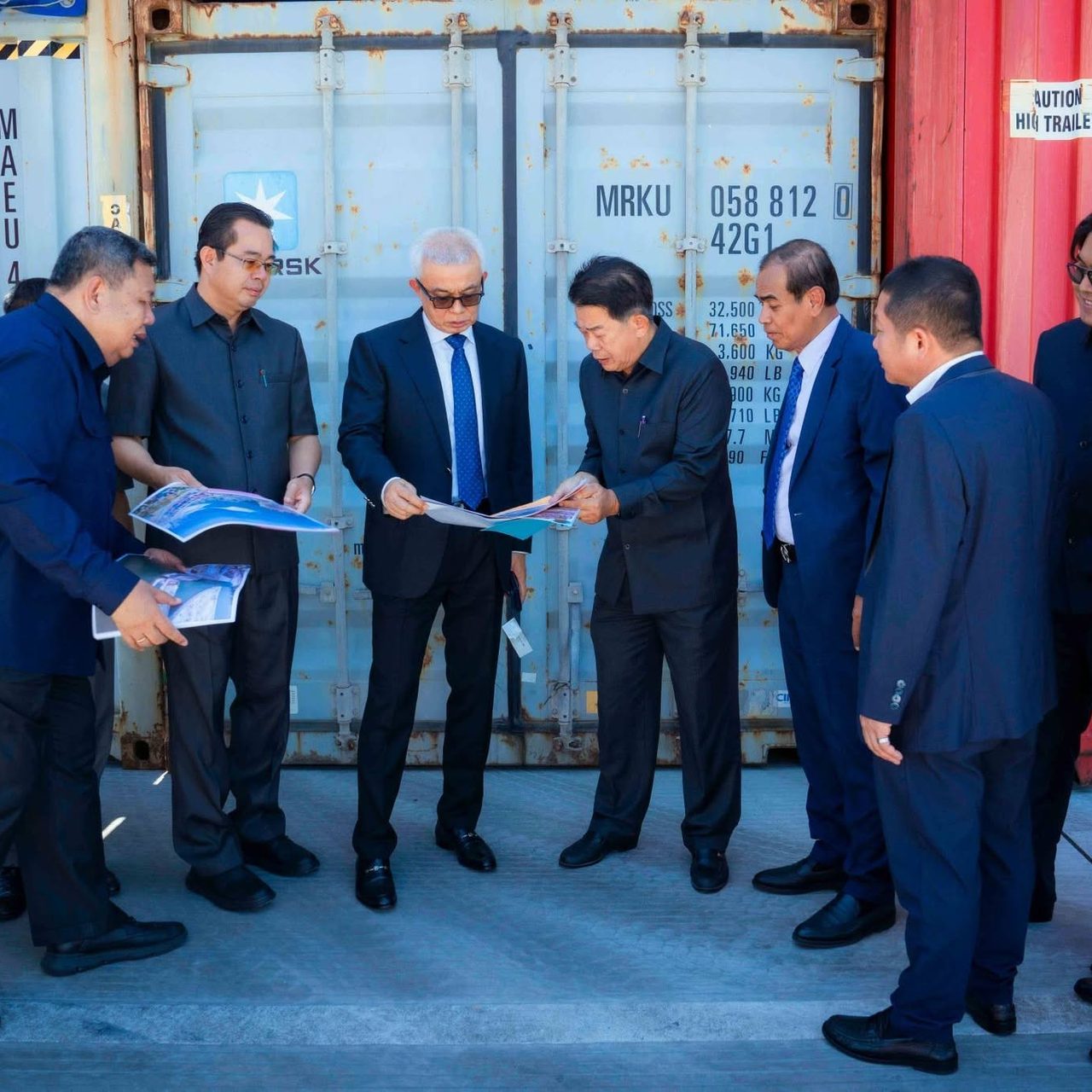 A visit of His Excellency Akak Bandith Sapheacha Aun Pornmoniroth, Deputy Prime Minister, Minister of Economy and Finance