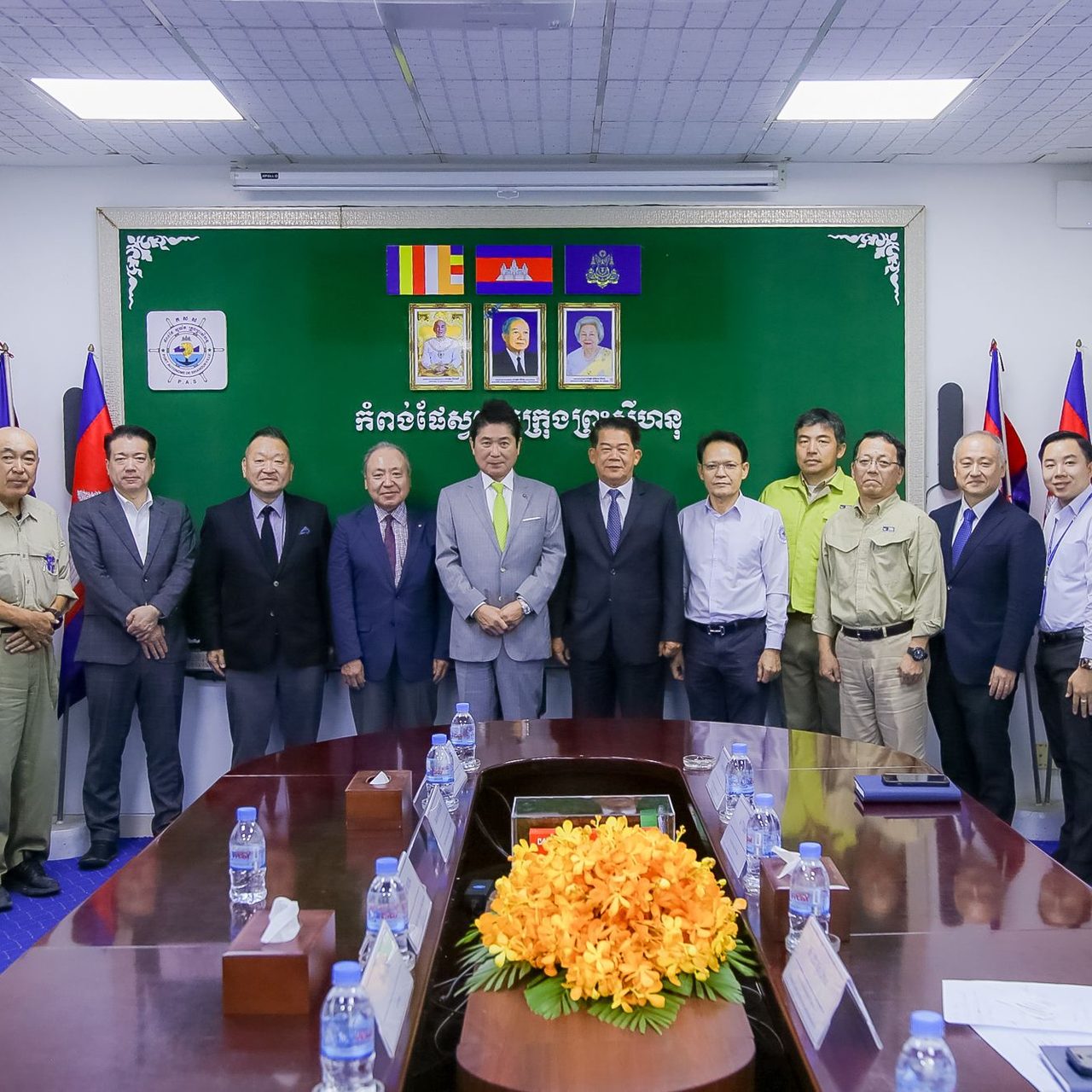Warmly greeted a courtesy call of Toa Corporation, led by Mr. Tohro KOIKE, Vice President of Toa Corporation