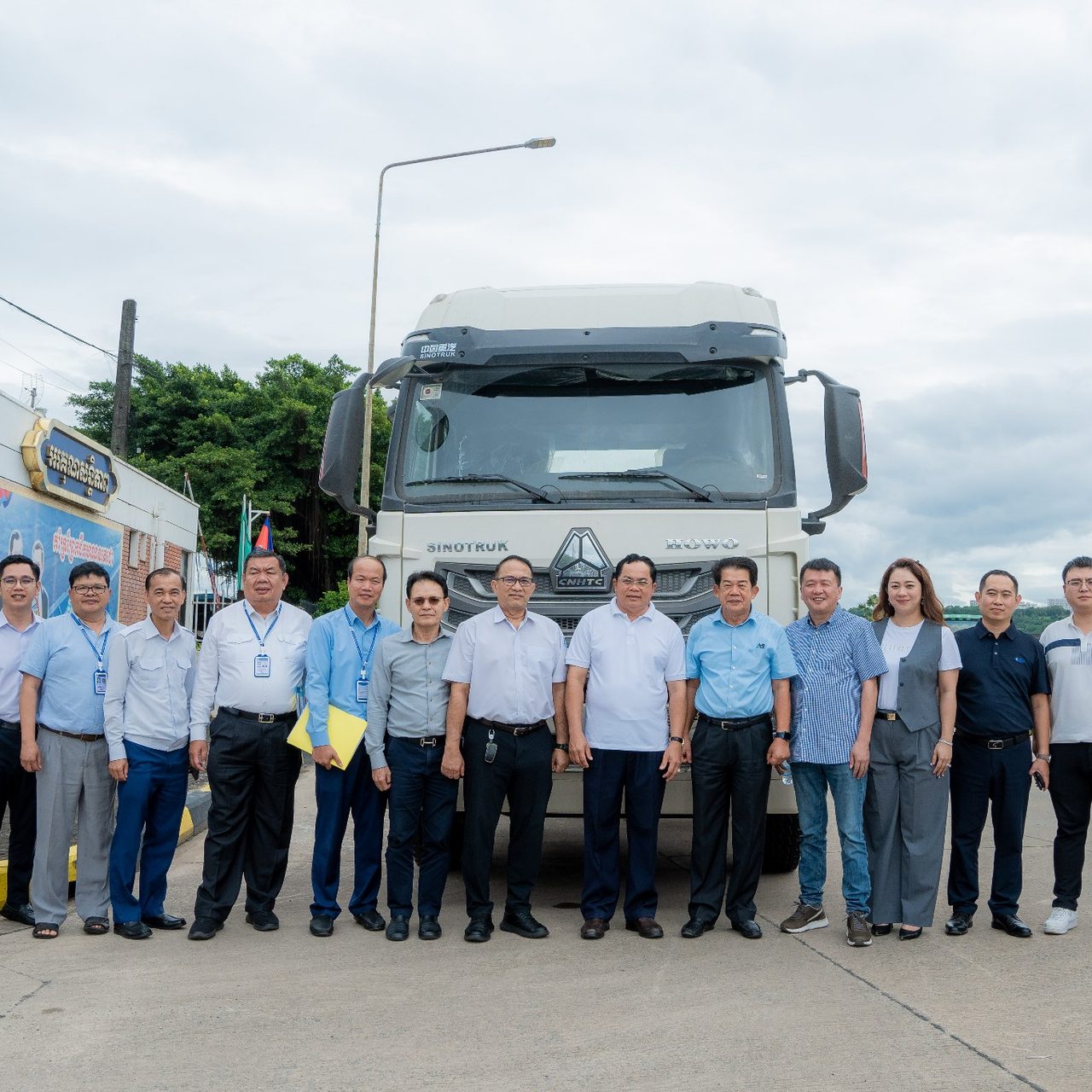Welcomed a delegation visit of the Council for the Development of Cambodia (CDC)