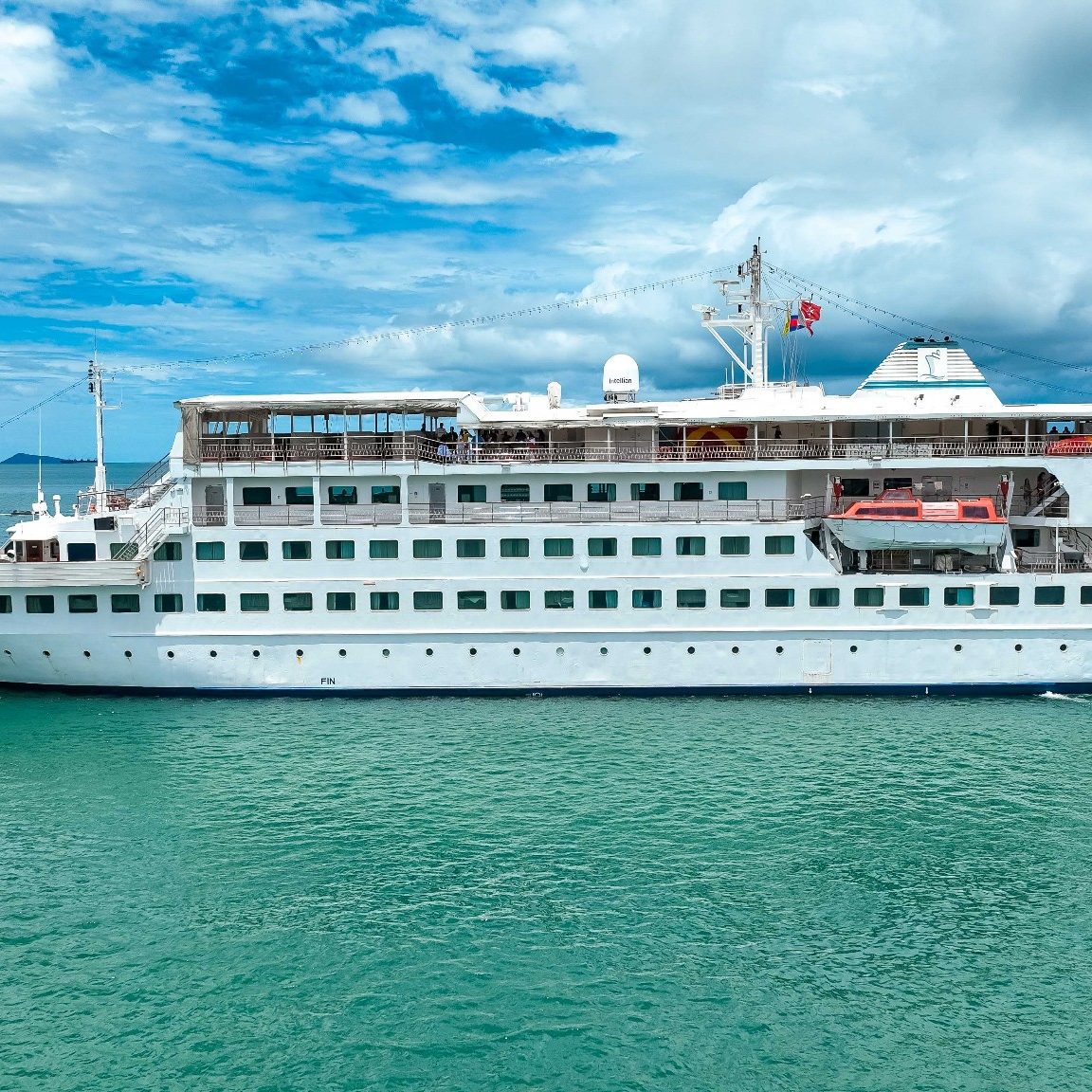 DOULOS HOPE cruise ship with nationality of MALIA