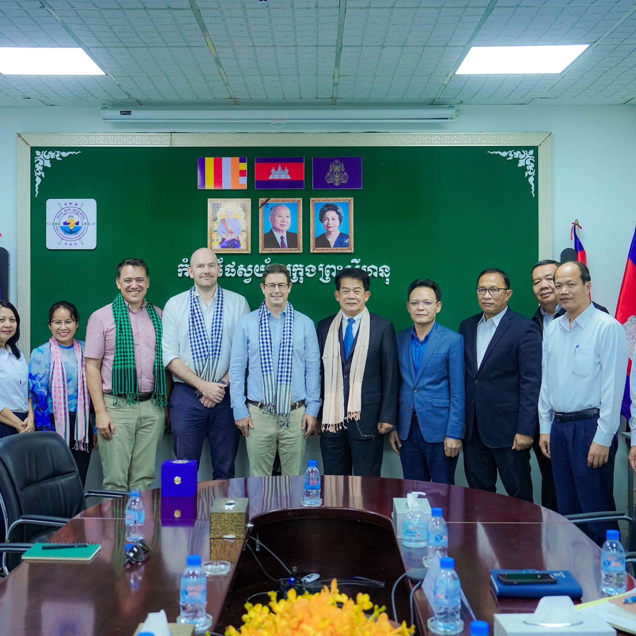 Warmly welcomed and greeted a visit of H.E (Mr.) Justin Whyatt, Australian Ambassador to the Kingdom of Cambodia, to Sihanoukville Autonomous Port