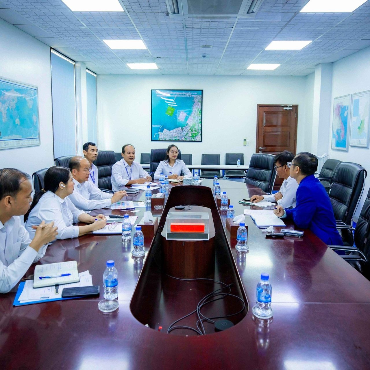 Held a discussion meeting with Inchape Shipping Service (Cambodia) Ltd