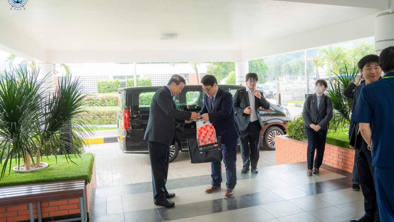 A courtesy visit of and held a discussion meeting with Delegation of Ministry of Foreign Affairs of Japan, led by Mr. KATO Yota