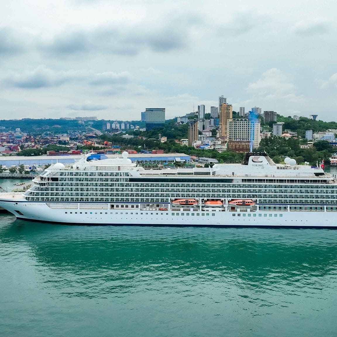 នាវាទេសចរណ៍ ឈ្មោះ VIKING ORION សញ្ជាតិ NORWAY ដែលមានប្រវែងបណ្តោយ ២២៨,៣០ ម៉ែត្រ ប្រវែងទទឹង ២៨,៨០ ម៉ែត្រ ជម្រៅ ៦,៦៥ ម៉ែត្រ បានចូលចតនៅ កសស ដោយសុវត្ថិភាព