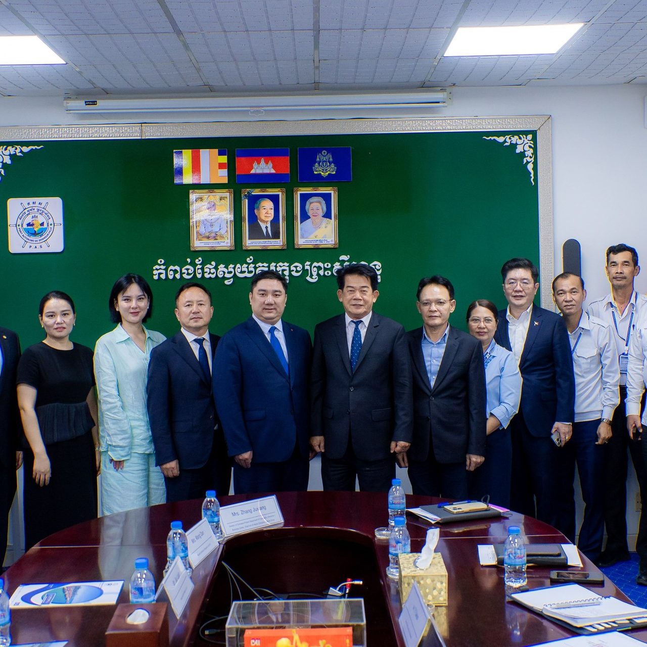 Meeting with 5 Delegates of Cambodia (Zhengzhou) Business Center