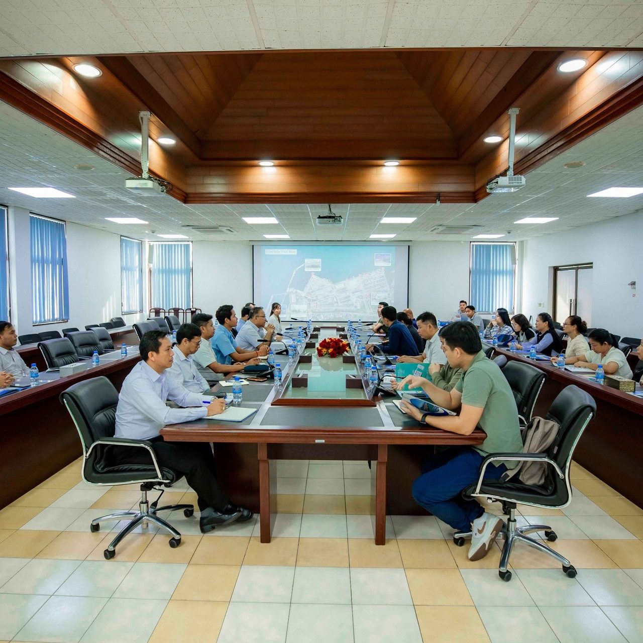 Welcomed a visit of 20 delegates of the Ministry of Public Works and Transport of the Lao People’s Democratic Republic