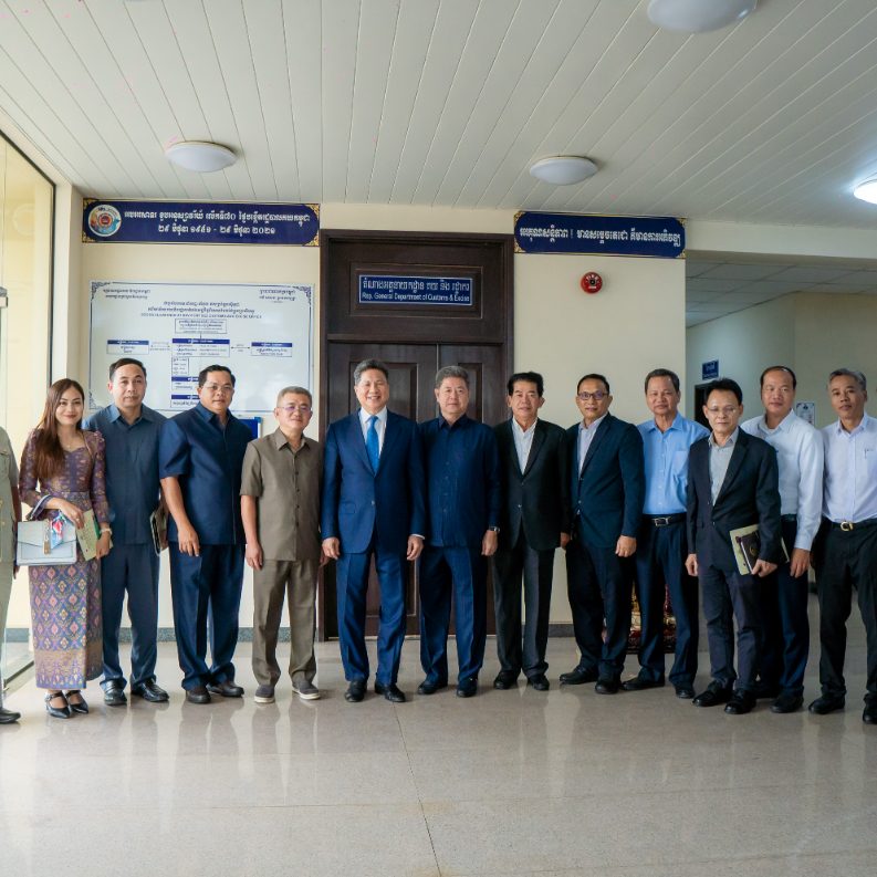 Welcomed a visit of Council for the Development of Cambodia Delegation, led by His Excellency Sun Chanthol, Deputy Prime Minister, the First Vice-President of Council for the Development of Cambodia