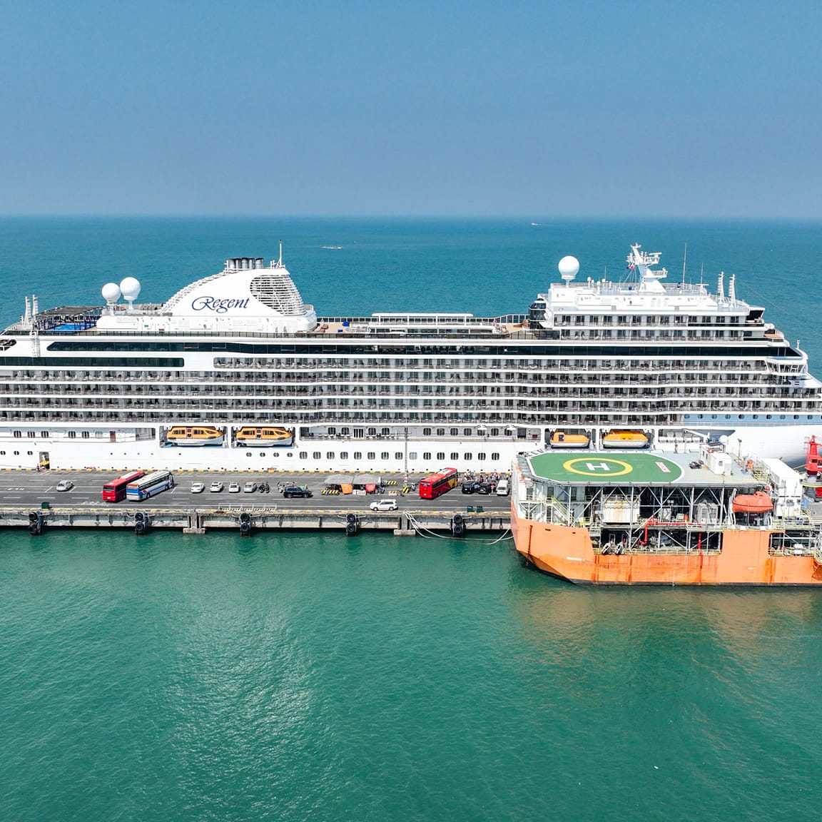 SEVEN SEAS EXPLORER cruise ship with MARSHALL ISLAND nationality, length of 223.74 meters, width of 31.00 meters, and depth of 7.00 meters