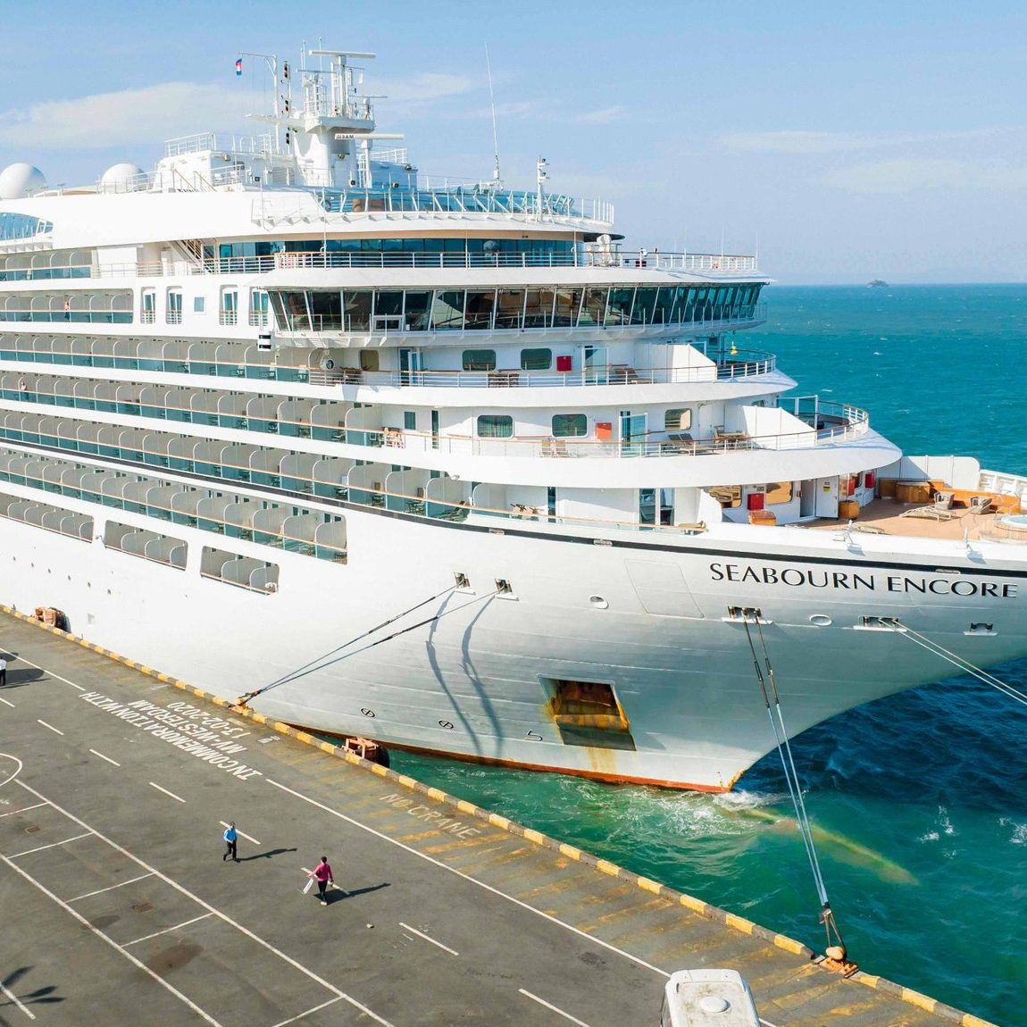 SEABOURN ENCORE cruise ship with nationality of BAHAMAS