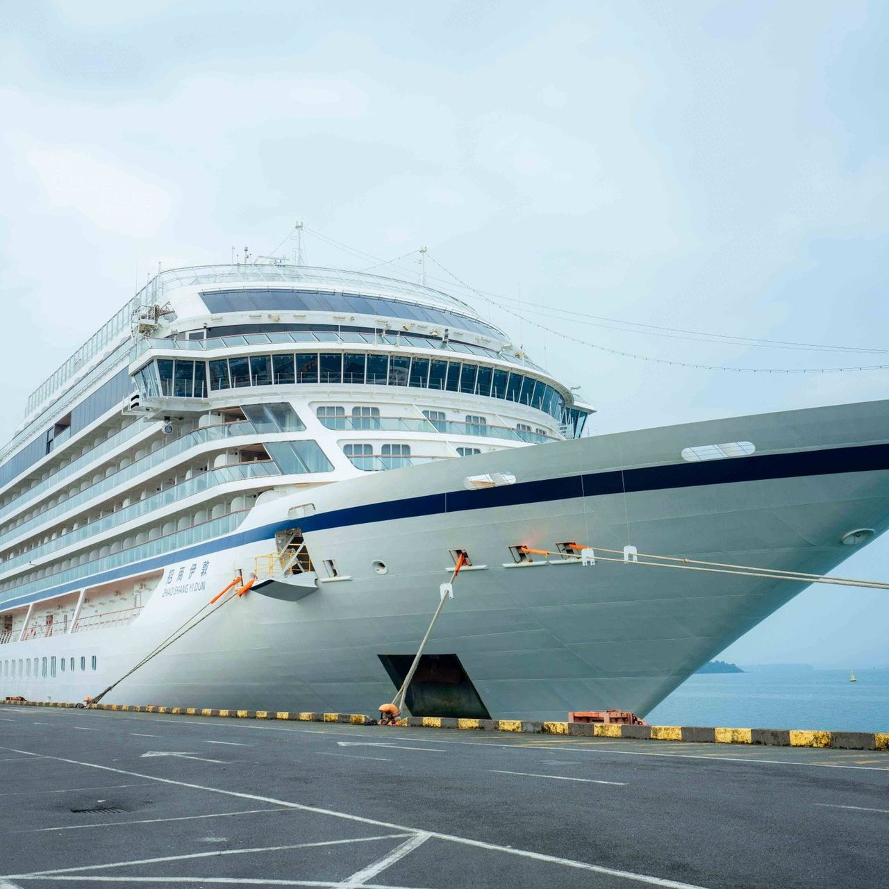 HAO SHANG YI DUN cruise ship with nationality of CHINA