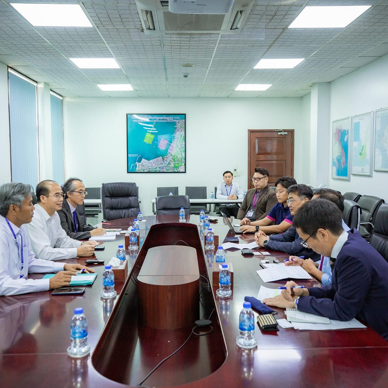 Held a discussion meeting with AEON MALL LOGI PLUS