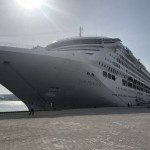 នាវាទេសចរណ៍ឈ្មោះ Sun Princess ដែលជានាវាទី ២០ បានចូលចតនៅកំពង់ផែស្វយ័តក្រុងព្រះសីហនុ