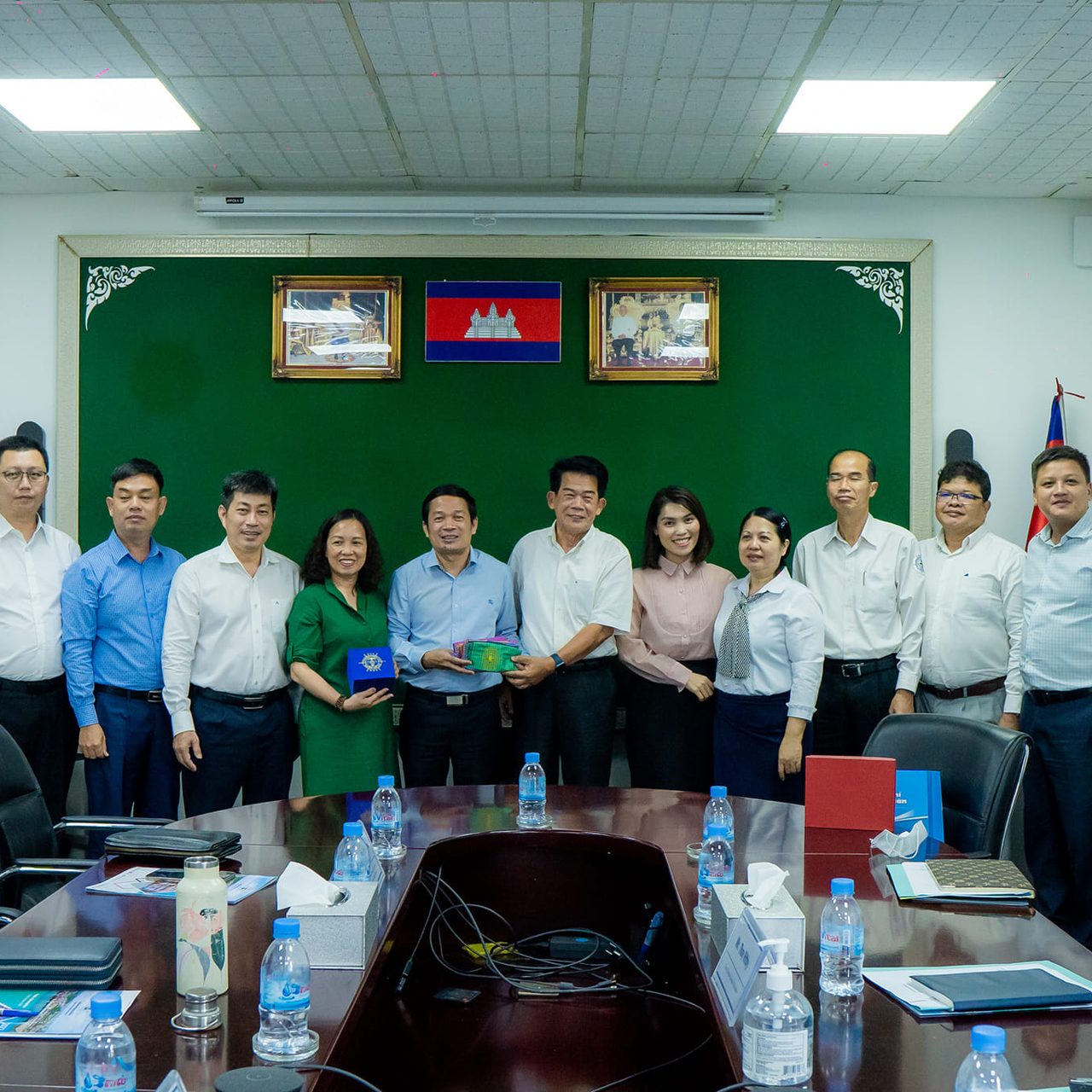 CEO of Sihanoukville Autonomous Port and PAS Management Team, welcomed a visit of Delegation of Editorial Board of Vietnam