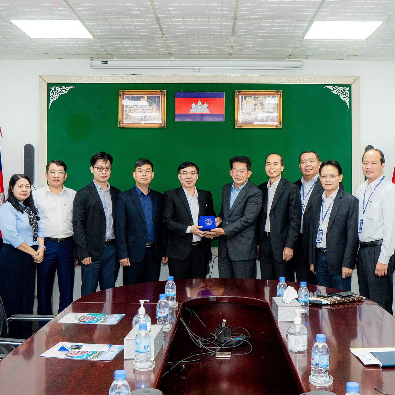 Welcomed a courtesy visit of His Excellency Lai Xuan Chien, the Consul General of the Vietnam in Preah Sihanouk Province to learn about PAS`s current situation of operation and development