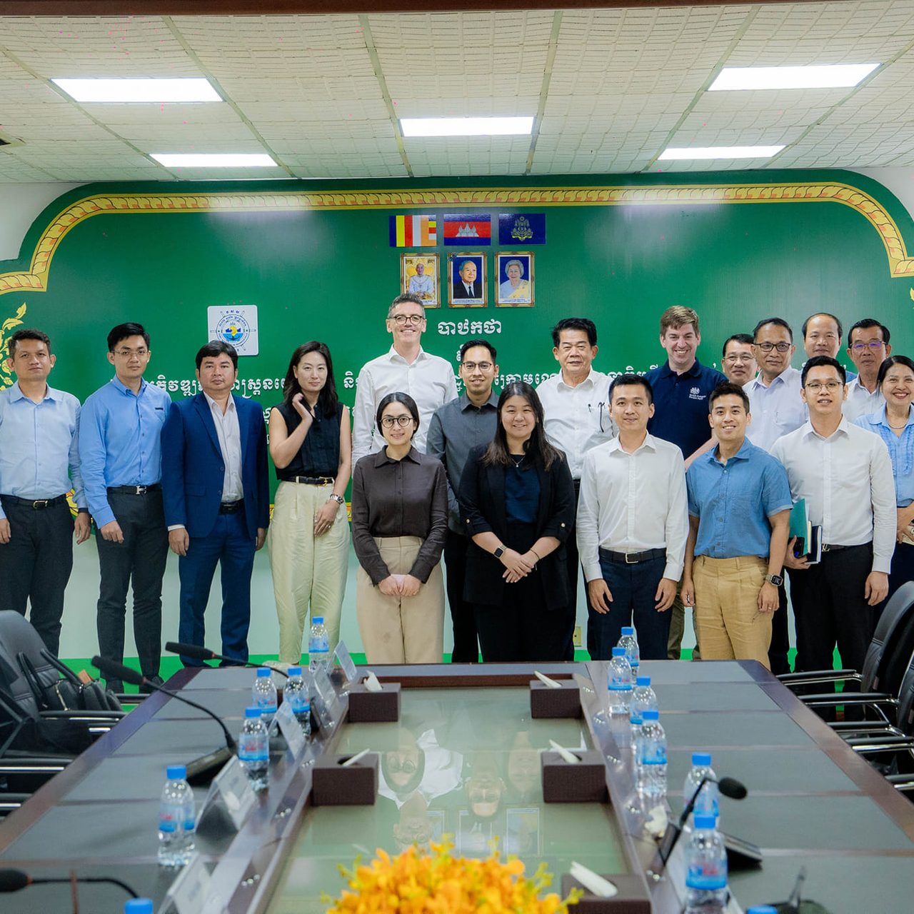 held a discussion meeting with Representatives of the Ministry of Economy and Finance, Representatives of the Council for Development of Cambodia