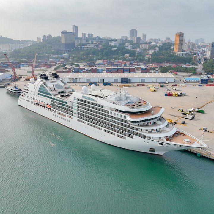 នាវាទេសចរណ៍ ឈ្មោះ Seabourn Encore សញ្ជាតិ Bahamas ដែលមានប្រវែងបណ្តោយ ២១០,៥០ ម៉ែត្រ ប្រវែងទទឹង ២៨ ម៉ែត្រ ជម្រៅ -៦,៦០ ម៉ែត្រ បានចូលចតនៅ កសស ដោយសុវត្ថិភាព