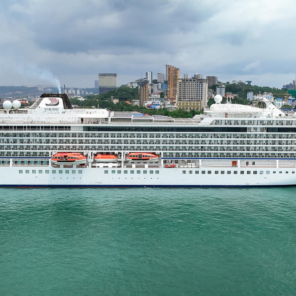 VIKING ORION cruise ship with nationality of NORWAY, length of 228.3 meters, width of 28.8 meters