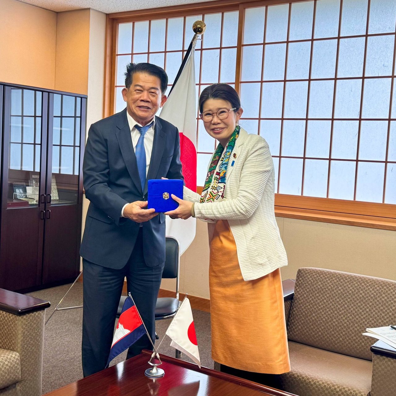 A courtesy call to and attend a discussion meeting with Her Excellency KUNIMITSU Ayano, State Minister of the Ministry of Foreign Affairs of Japan
